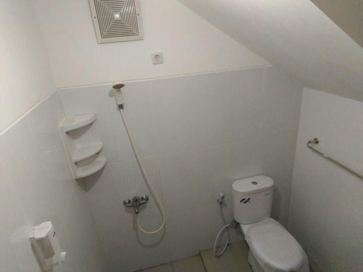 Padma Laguna Guesthouse Baturetno Esterno foto