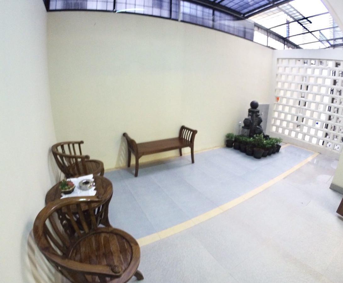 Padma Laguna Guesthouse Baturetno Esterno foto